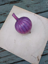 Load image into Gallery viewer, Glass Onion