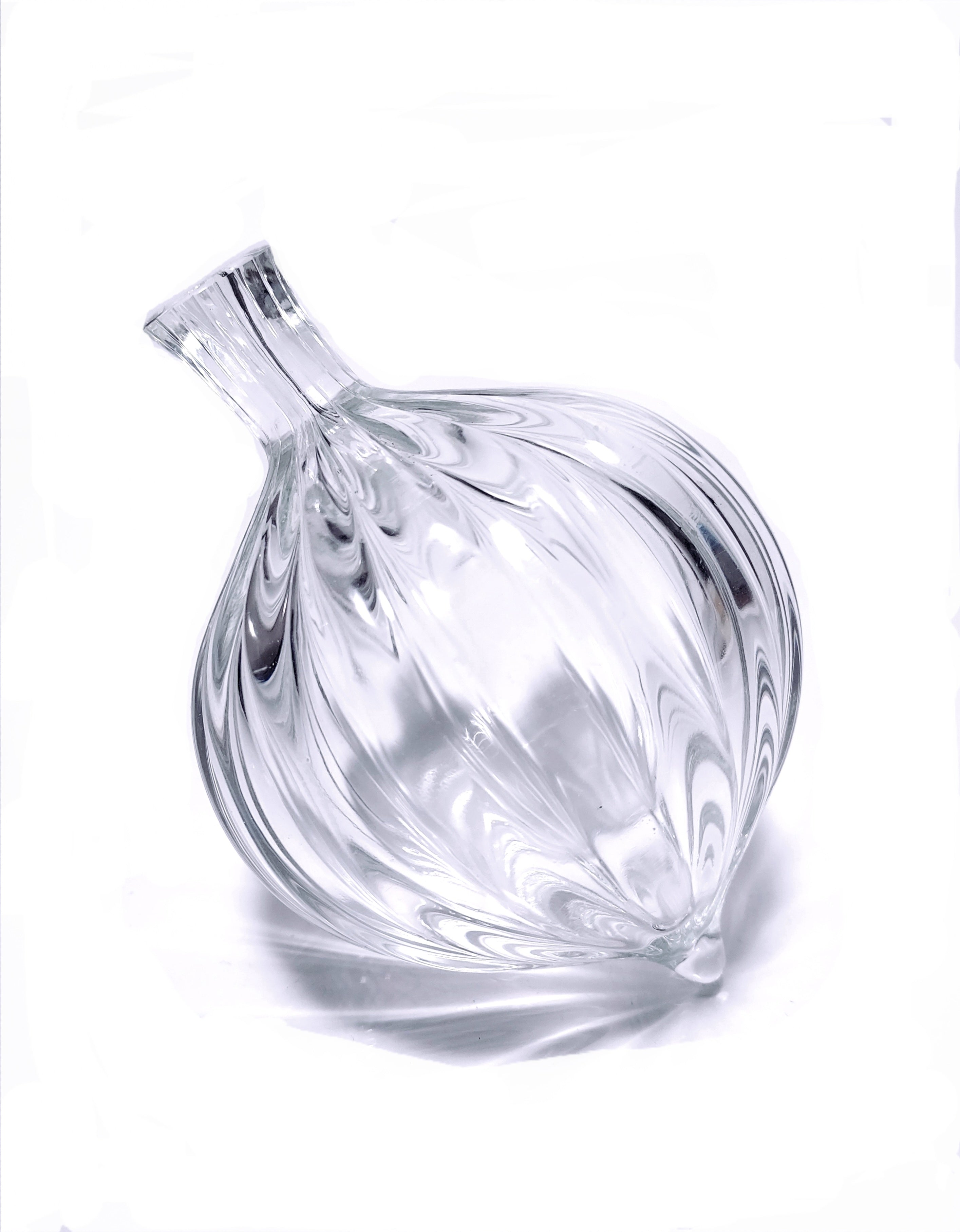 glassonion_2829x.jpg?v=1701066131
